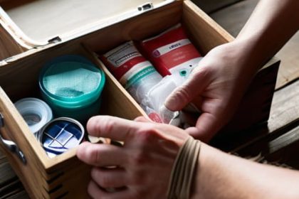 Guide on how to choose a first aid kit.